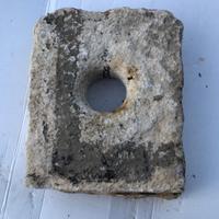 Antico anello scolpito in pietra per cavalli 1