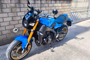 YAMAHA XSR 900 Legendary Blu - ANNO 10/2023