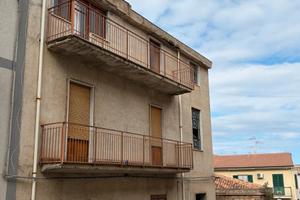 Ampio edificio indipendente