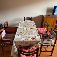 Tavolo / consolle in legno con sei sedie