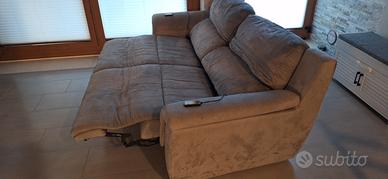 divano poltronesofa con due relax motorizati 