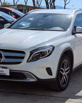 MERCEDES-BENZ GLA 200 1.6cc 156cv NAVIGATORE CAM