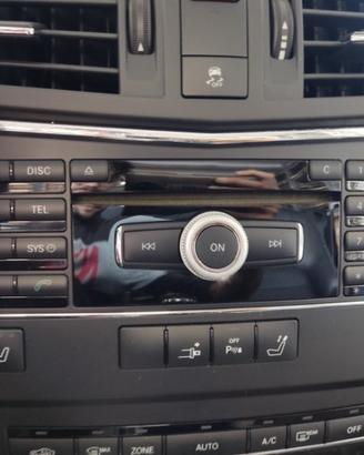 Autoradio MERCEDES-BENZ CLASSE E del 2010