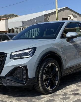 Audi Q2 S Line interno ed esterno 2.0 TDI 150...