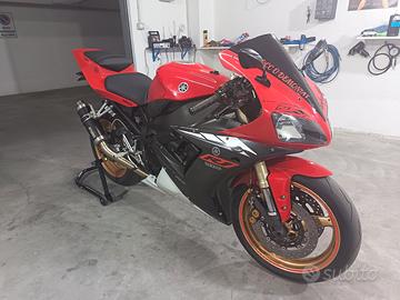 Yamaha r1