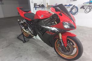Yamaha r1