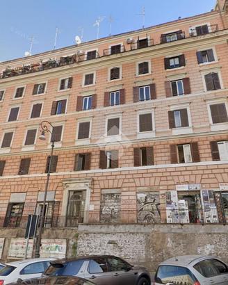 MONOLOCALE A ROMA