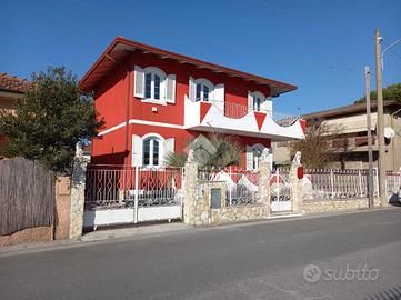 CASA INDIPENDENTE A MASSA