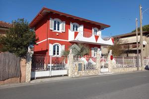 CASA INDIPENDENTE A MASSA