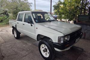 Toyota Hilux LN65 double cab 4x4 2.4D