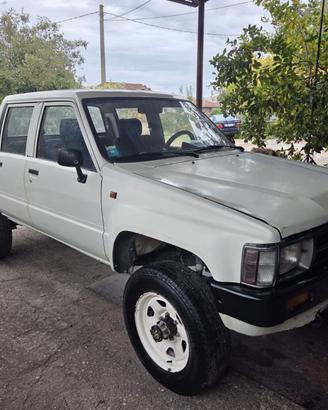Toyota Hilux LN65 duble cab 4x4 2.4D