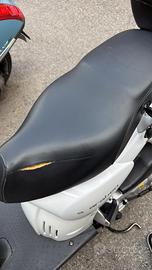 Sella lunga Aprilia Scarabeo