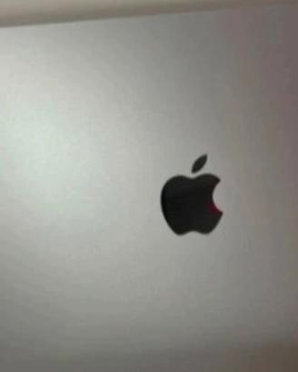 Apple MacBook Air 15.3"