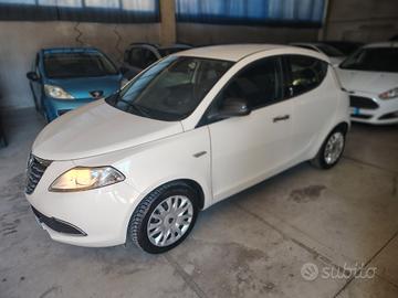 Lancia Ypsilon 1.2 69 CV 5 porte S&S Platinum