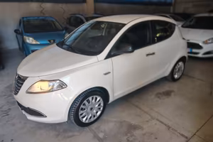 Lancia Ypsilon 1.2 69 CV 5 porte S&S Platinum
