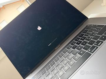 MACBOOK 15" 2019 con Touch Bar Intel I9