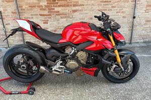Ducati streetfighter v4s