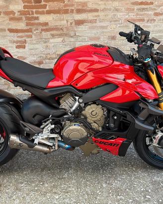 Ducati streetfighter v4s