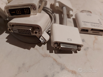 Stock Apple cavi e adattatori