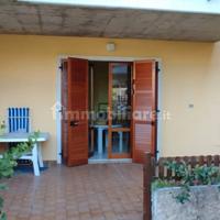 Bilocale Torri del Benaco centro paese vicino lago