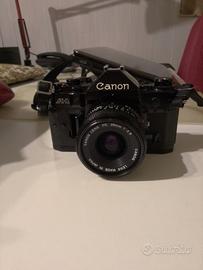 Macchina fotografica Canon A1 e Borsa