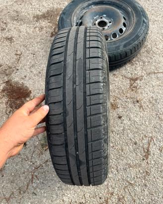 Gomme con cerchi 165/70/14