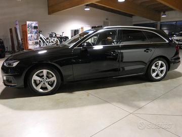 AUDI A4 Avant 45 TFSI quattro S tronic SPORT
