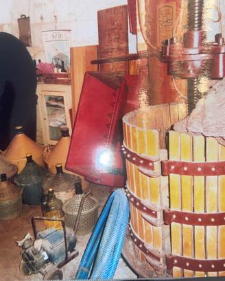 Attrezzatura per fare il mosto