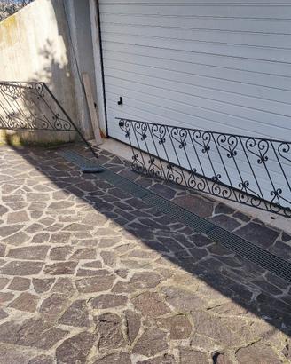 Ringhiera in ferro battuto.