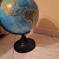 Mappamondo girevole luminoso