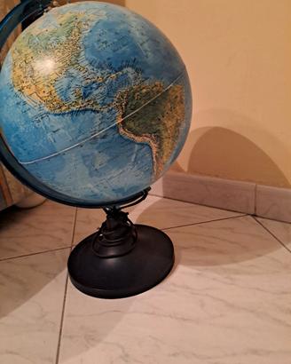 Mappamondo girevole luminoso