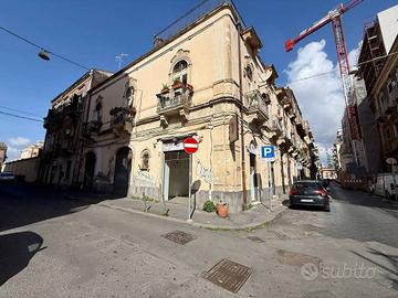 Bottega 70 mq (Via G. Simili - Viale Libertà)