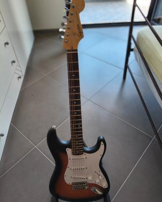 Squier Stratocaster Serie Debut 2 sunbust 