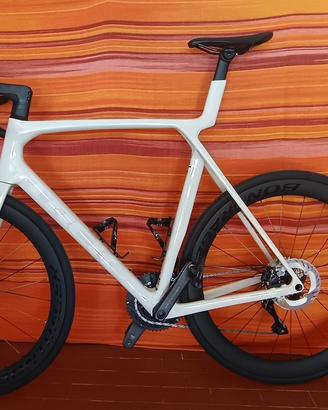  Trek Madone SL  7 gen 8 bianco taglia xl nuova 