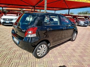 Toyota Yaris 1.0 5 porte Sol