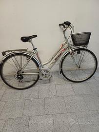 bicicletta da donna telaio in alluminio 