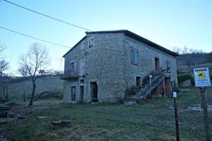 Rustico / Casale di 280 m² con più di 5 locali a A
