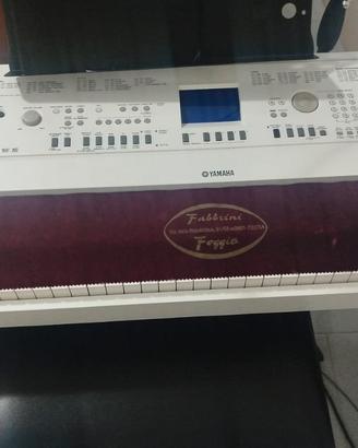 Pianoforte Digitale Yamaha DGX 650