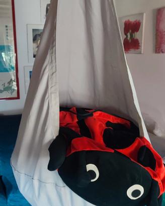 Coccinella e guscio sospeso IKEA Ekorre+ Sagosten 