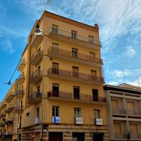 5 vani in elegante stabile zona p.zza garibaldi