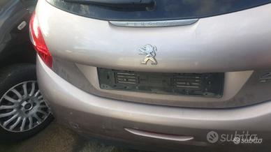 Peugeot 208 9hd 1.6 6 marce ricambi