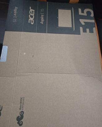 Condividi notebook pc portatile 15 Acer Aspire E5