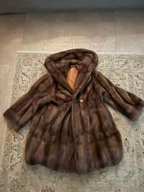 Pelliccia in vero visone con cappuccio – Vintage