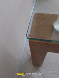 Tavolino in vetro e pietra fossile