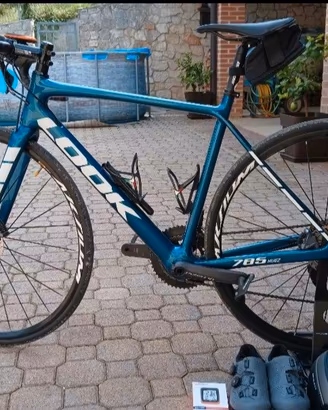 bici da corsa in carbonio