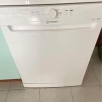 Lavastoviglie Indesit