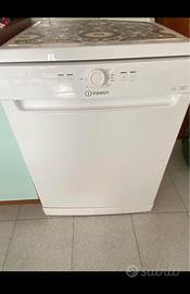 Lavastoviglie Indesit