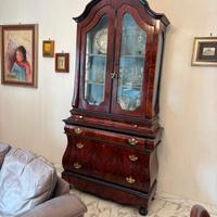 Elegante vetrina italiana stile classico