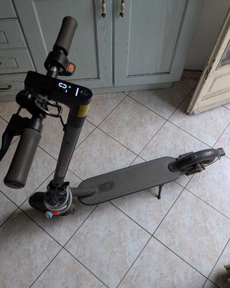Xiaomi Mi Electric Scooter Essential