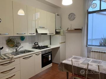 Camera singola in trilocale